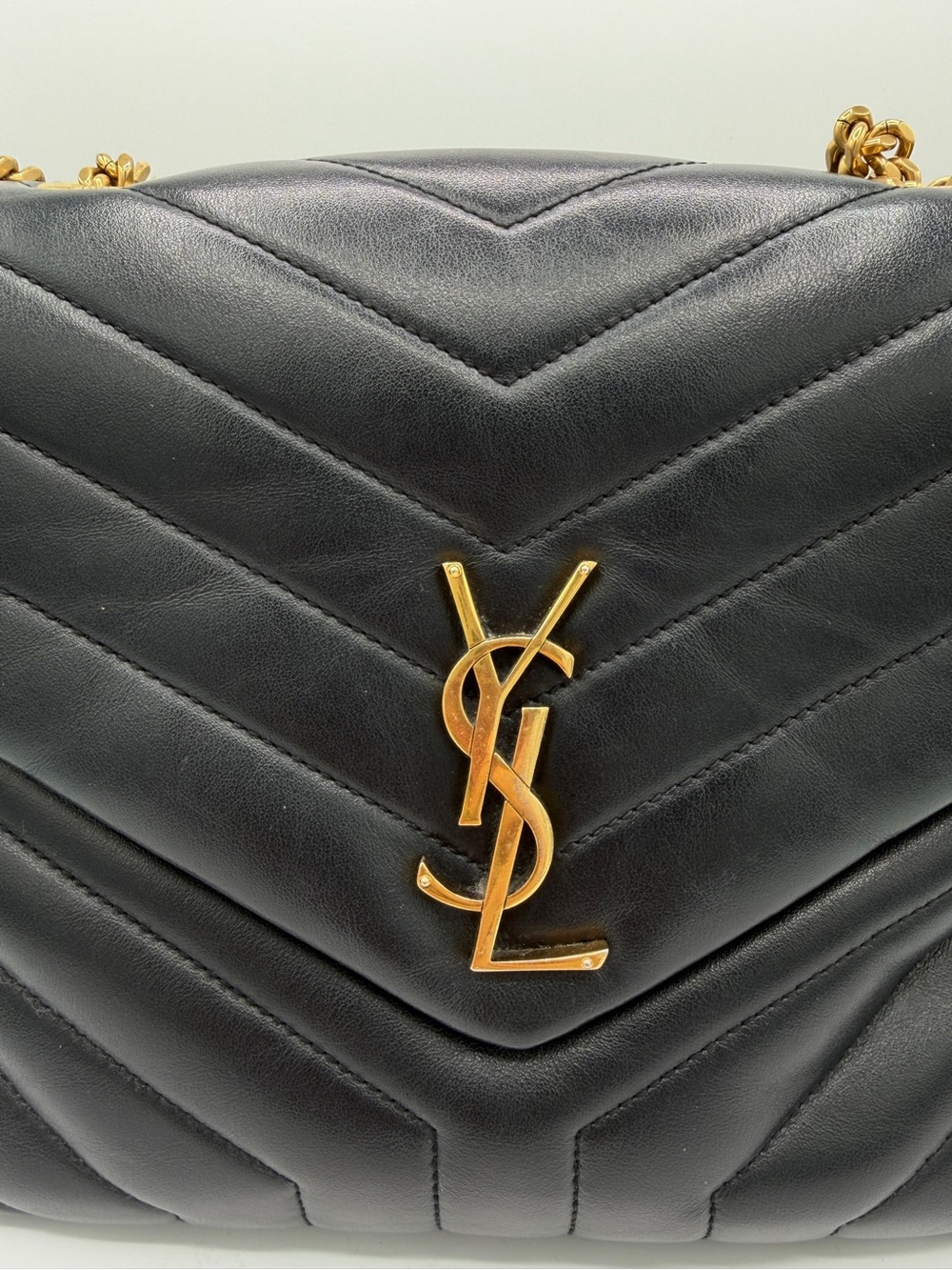 Saint Laurent Loulou Large Shoulder Bag YSL Gold Chain in Quilted Black - Picture 2 of 12